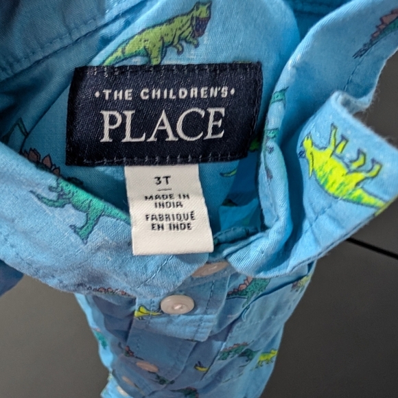 The Children's Place Blue with Dinosaur Print Button Down Shirt in Size 3T - Picture 3 of 3